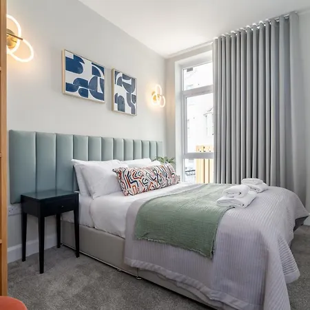Апартаменты 60 Queens Road *