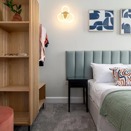 60 Queens Road Апартаменты