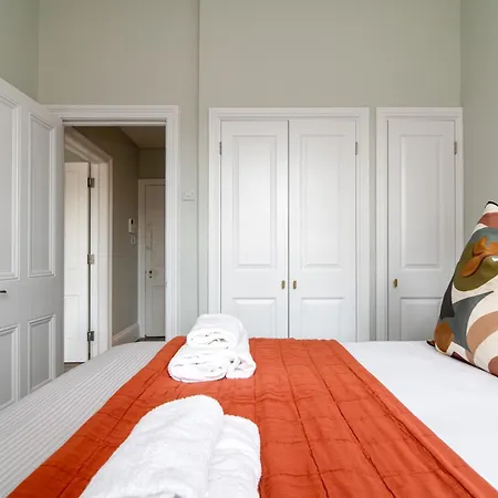 60 Queens Road Апартаменты *