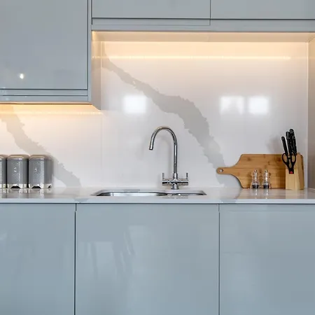 60 Queens Road Бристоль